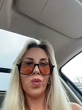 LisaMurr online show from July 2026 12:31:02 PM