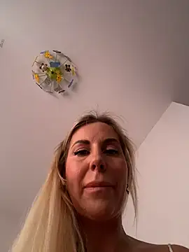 LisaMurr online show from July 2026 10:21:02 AM