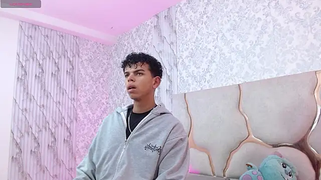 Snapshot of keahi_tay chatting on March 2026 11:37:01 AM keahi tay online show from March 2026 11:37:01 AM