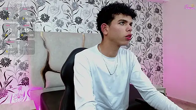 Snapshot of keahi_tay chatting on March 2026 03:44:01 AM keahi tay online show from March 2026 03:44:01 AM