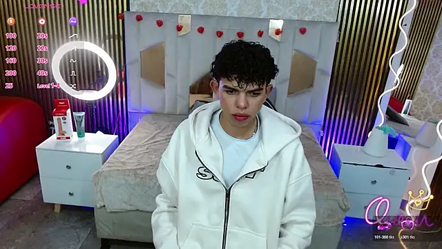 Snapshot of keahi_tay chatting on March 2026 11:43:01 AM keahi tay online show from March 2026 11:43:01 AM