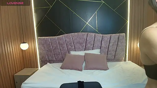 MoriahStorm online show from March 2026 12:11:01 PM