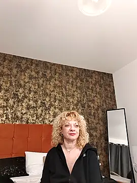 Snapshot of LaireeFelini chatting on February 2026 07:34:01 PM LaireeFelini online show from February 2026 07:34:01 PM