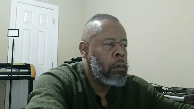 Snapshot of Cleozevo1961 chatting on March 2026 04:57:02 PM Cleozevo1961 online show from March 2026 04:57:02 PM