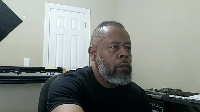 Snapshot of Cleozevo1961 chatting on March 2026 06:23:02 PM Cleozevo1961 online show from March 2026 06:23:02 PM