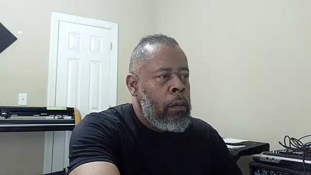 Snapshot of Cleozevo1961 chatting on March 2026 04:54:01 PM Cleozevo1961 online show from March 2026 04:54:01 PM