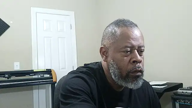 Snapshot of Cleozevo1961 chatting on March 2026 03:59:01 PM Cleozevo1961 online show from March 2026 03:59:01 PM