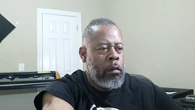 Snapshot of Cleozevo1961 chatting on March 2026 03:39:02 PM Cleozevo1961 online show from March 2026 03:39:02 PM