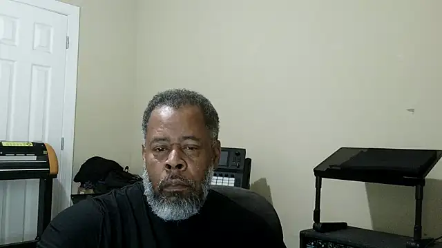 Cleozevo1961 online show from May 2026 03:06:02 PM