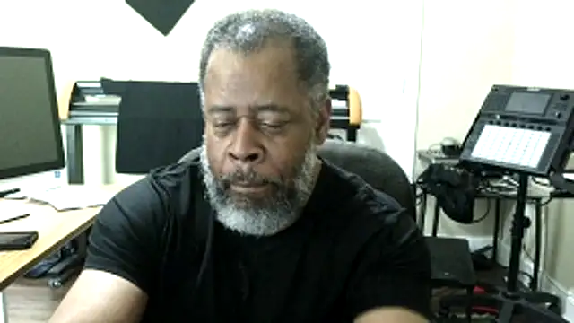 Cleozevo1961 online show from May 2026 03:55:02 PM