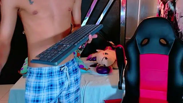 EstevenBrown1 online show from February 2026 01:18:01 PM