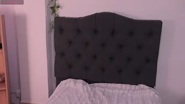 AmyKiss  online show from May 2026 01:05:01 PM