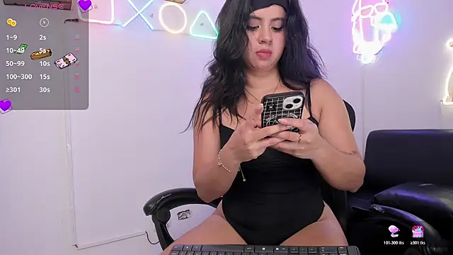 Valery Cortez   online show from July 2026 09:17:01 PM