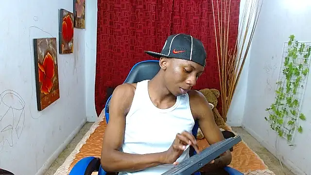 milo018 online show from July 2026 07:54:01 AM