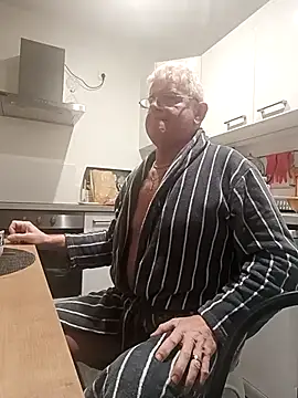 Snapshot of olivbisoumis chatting on February 2026 05:41:02 AM olivbisoumis online show from February 2026 05:41:02 AM