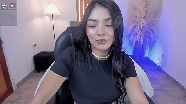 Snapshot of sara_stormy chatting on February 2026 01:33:02 PM sara stormy online show from February 2026 01:33:02 PM