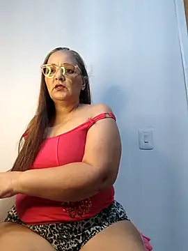 Snapshot of Noemipopi chatting on April 2026 11:35:01 PM Noemipopi online show from April 2026 11:35:01 PM