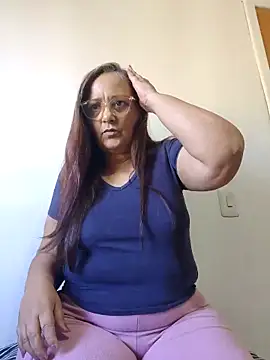 Noemipopi online show from April 2026 02:33:01 PM