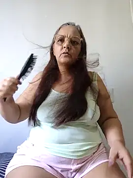 Noemipopi online show from May 2026 02:00:01 PM