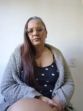 Noemipopi online show from May 2026 01:29:02 PM
