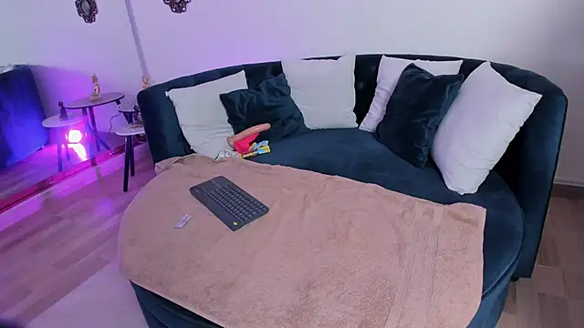 Esmeralda carrascal online show from April 2026 02:17:02 AM