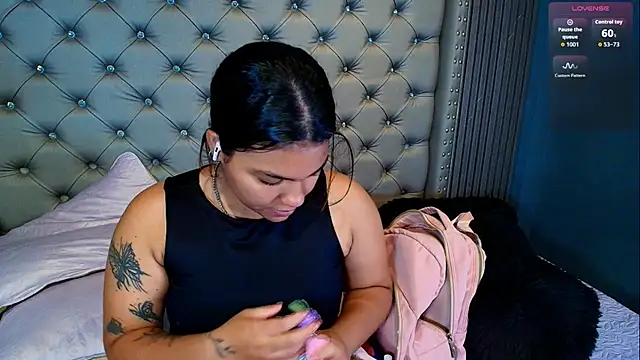 Snapshot of NAOMI_cute_ chatting on April 2026 05:51:01 PM NAOMI cute online show from April 2026 05:51:01 PM