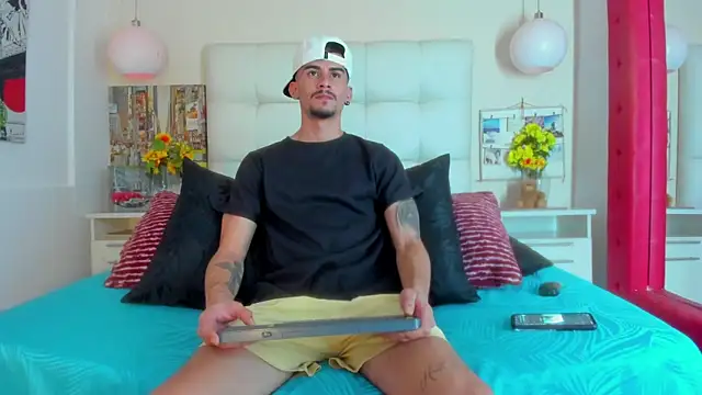 SharonTygaX online show from April 2026 11:16:01 PM