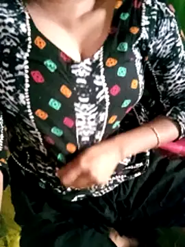 Snapshot of BreezySexyGirl69 chatting on April 2026 08:48:01 AM BreezySexyGirl69 online show from April 2026 08:48:01 AM