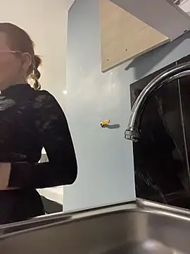 Laurap1 online show from March 2026 04:51:02 AM