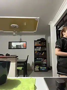 Laurap1 online show from March 2026 09:43:01 AM