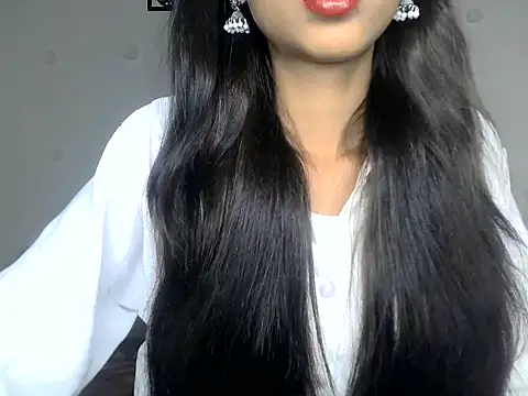 SIKSHA SINGH online show from April 2026 07:00:02 PM