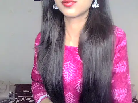 SIKSHA SINGH online show from April 2026 07:08:02 PM