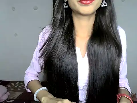 SIKSHA SINGH online show from May 2026 06:15:02 PM