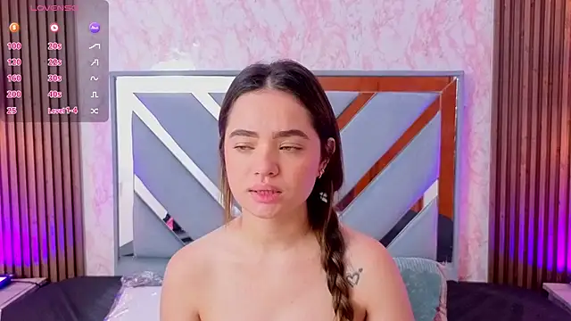 LittleeSara18 online show from May 2026 11:16:02 AM