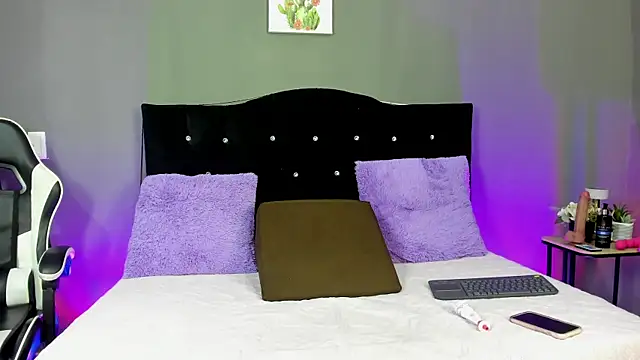 Velvet Rebel15 online show from April 2026 12:43:01 PM