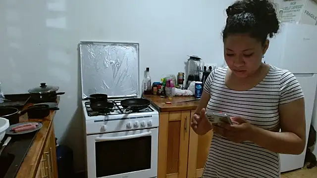 Snapshot of ohra23 chatting on February 2026 10:08:01 PM ohra23 online show from February 2026 10:08:01 PM