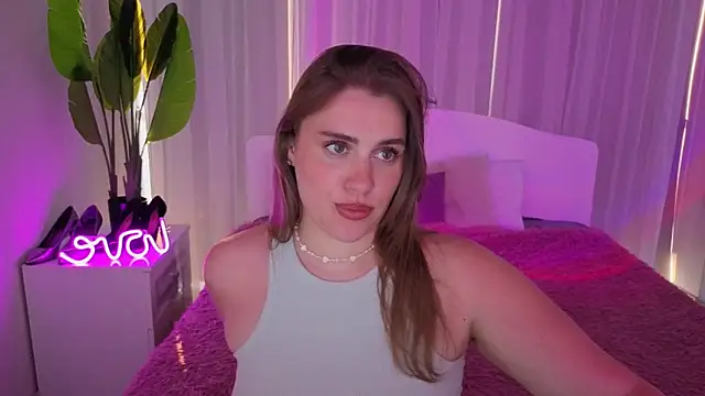 Milana Monroe online show from June 2026 05:03:01 PM