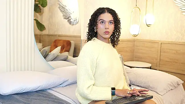 Snapshot of Luxa_Velvet chatting on February 2026 12:24:02 PM Luxa Velvet online show from February 2026 12:24:02 PM