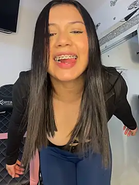 scarleth marquezz online show from May 2026 02:49:02 AM