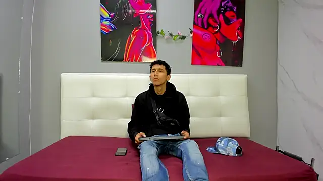 ahsly78Bryan online show from July 2026 09:44:01 PM