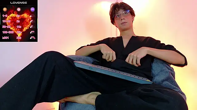 lui x dust online show from March 2026 03:55:01 AM