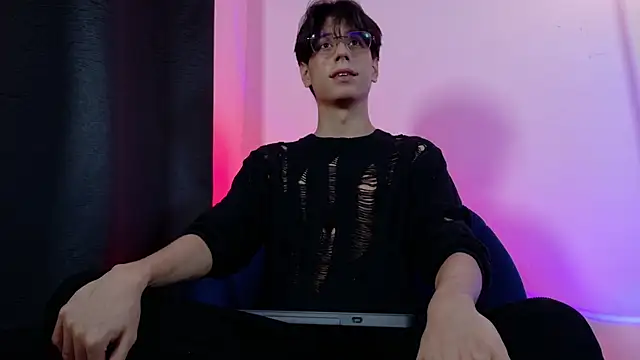 lui x dust online show from May 2026 03:35:02 AM