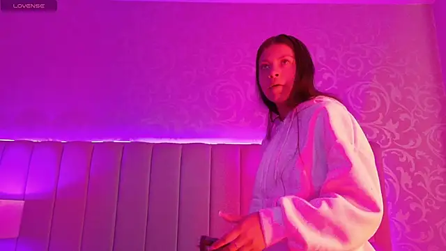 Emily  Stef online show from July 2026 12:12:01 PM