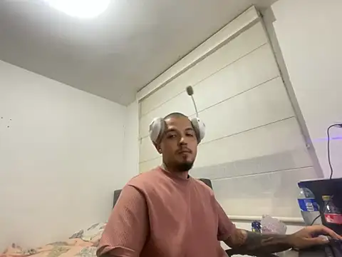 Maximo Garcia17 online show from March 2026 01:36:02 AM