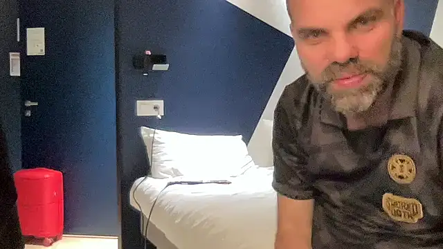 Snapshot of bastet-spx chatting on March 2026 09:01:02 PM bastet-spx online show from March 2026 09:01:02 PM