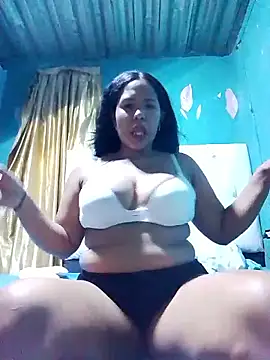 karimbrunette online show from February 2026 02:10:01 AM