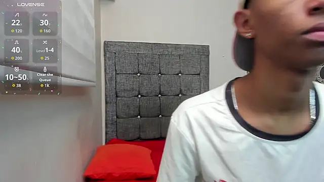 Snapshot of Little_Twink19x chatting on March 2026 07:11:01 PM Little Twink19x online show from March 2026 07:11:01 PM