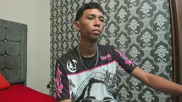 Snapshot of Little_Twink19x chatting on March 2026 07:17:02 PM Little Twink19x online show from March 2026 07:17:02 PM