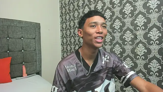 Snapshot of Little_Twink19x chatting on March 2026 07:20:01 PM Little Twink19x online show from March 2026 07:20:01 PM