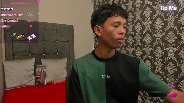 Little Twink19x online show from May 2026 07:20:01 PM